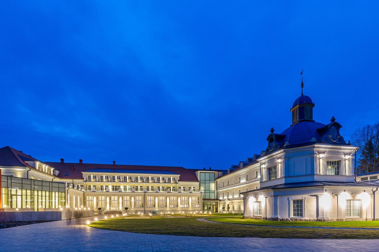 Royal Palace Турчьянске-Теплице Экстерьер фото